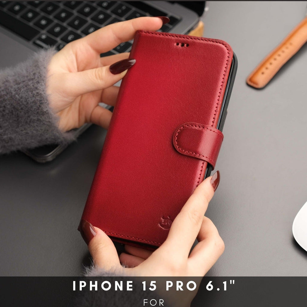 Casper Leather iPhone 15 Pro Wallet Case | Detachable MagSafe Compatible RFID Protection