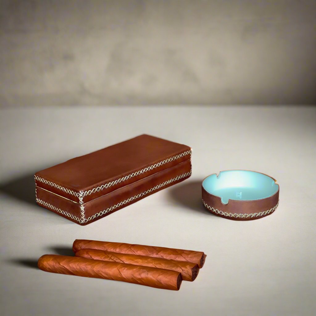 Cigarro | Cedar Wood + Leather Cigar Box by Bati