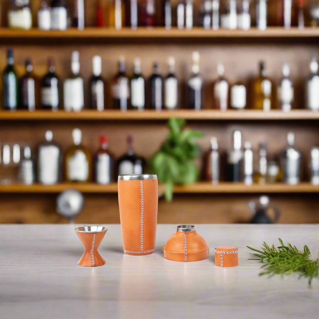 Coctelera | Leather Cocktail Shaker + Jigger by Bati