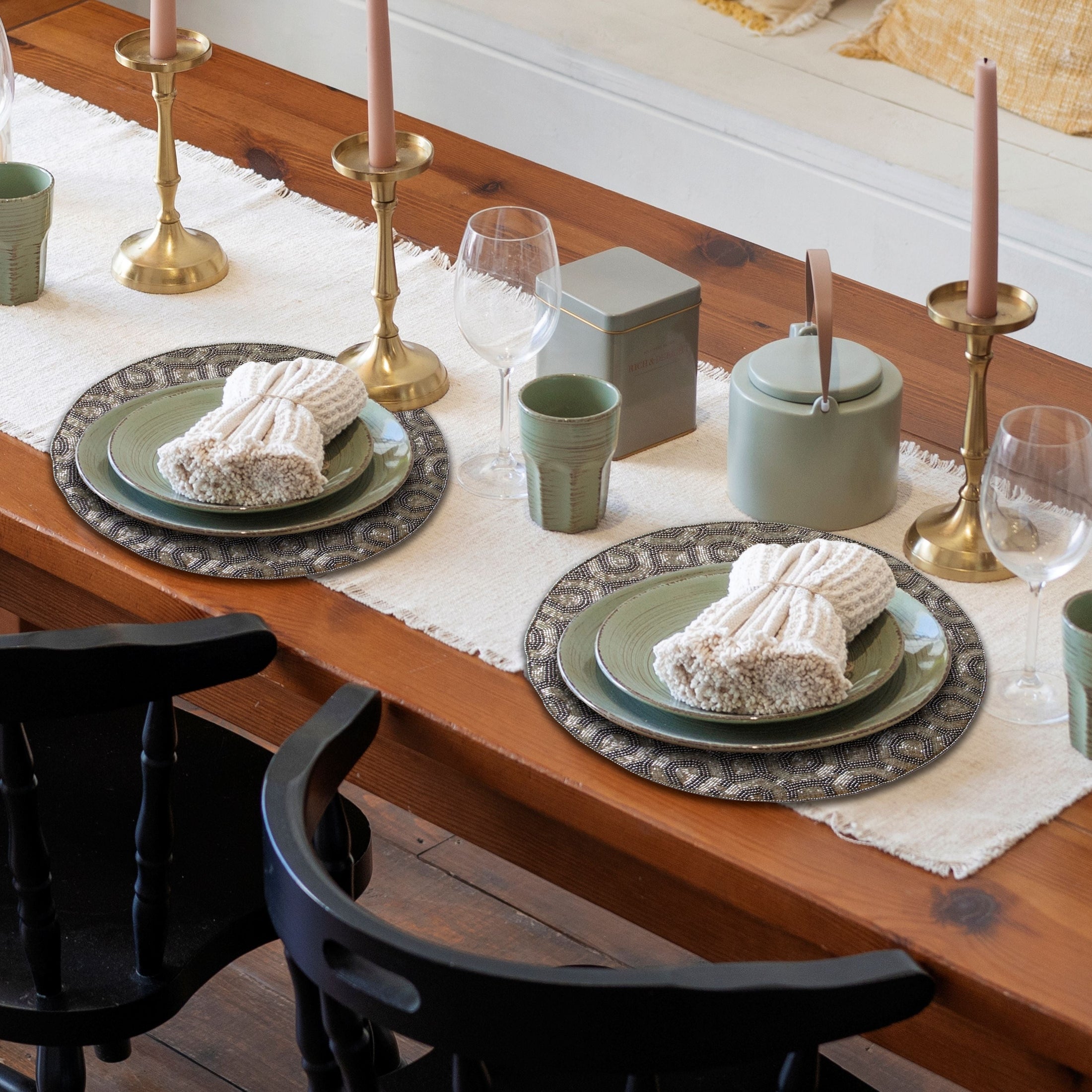 Elegant Beaded Round Placemats For Dining | Decozen