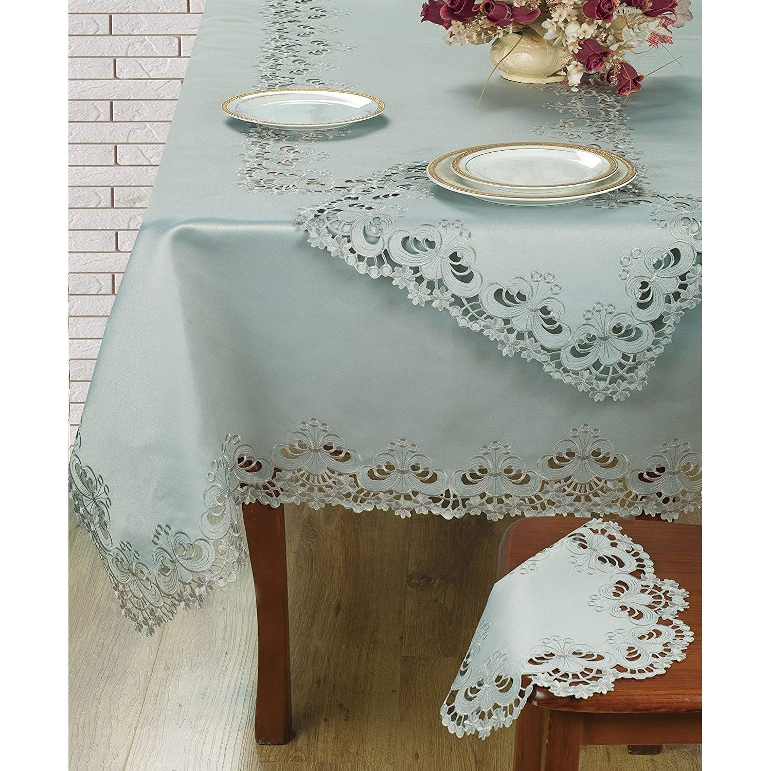 Gray Round Linen Placemat Doilies - The Creola Collection