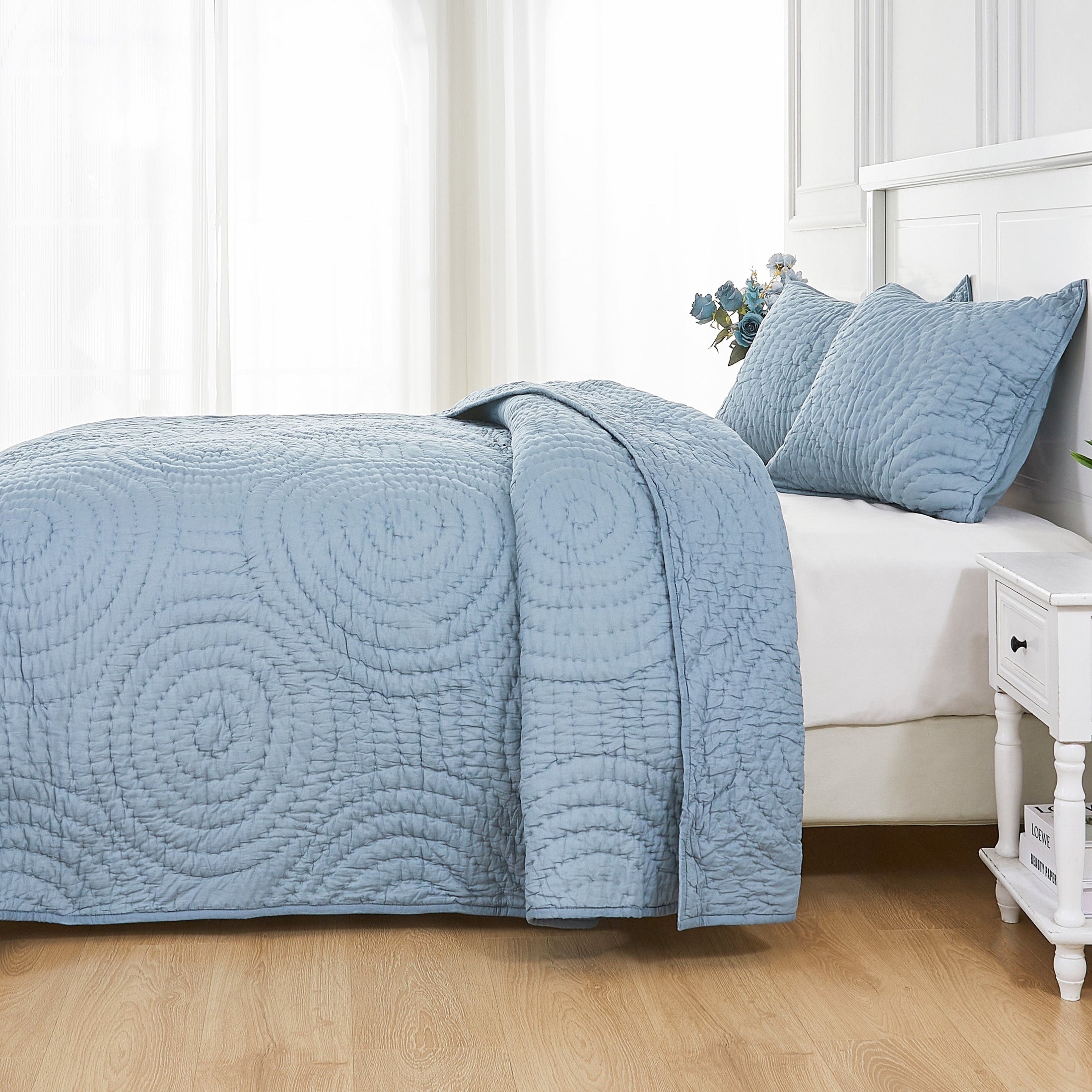 Halo Cotton Voile Hand Stitched Quilt Set by Mélange Home