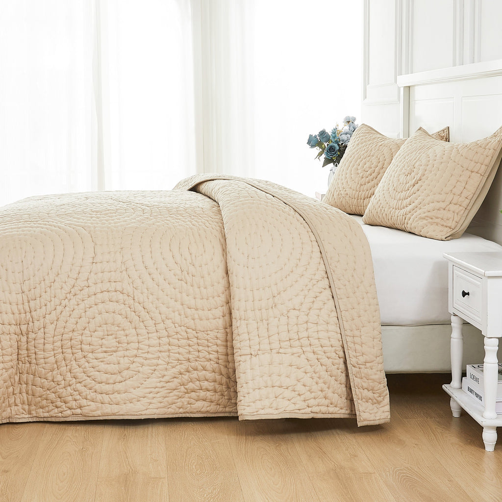Halo Cotton Voile Hand Stitched Quilt Set by Mélange Home
