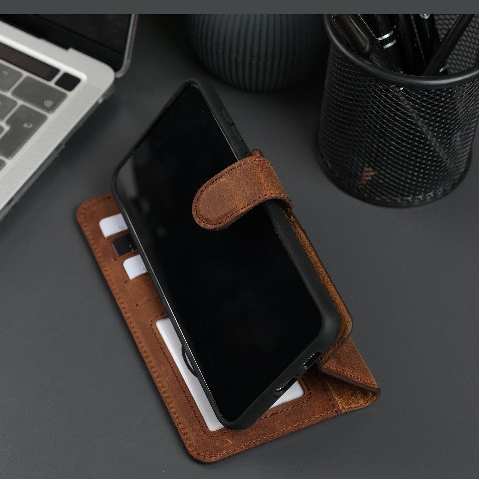 Leather Samsung Galaxy S25 Wallet Case | Buffalo