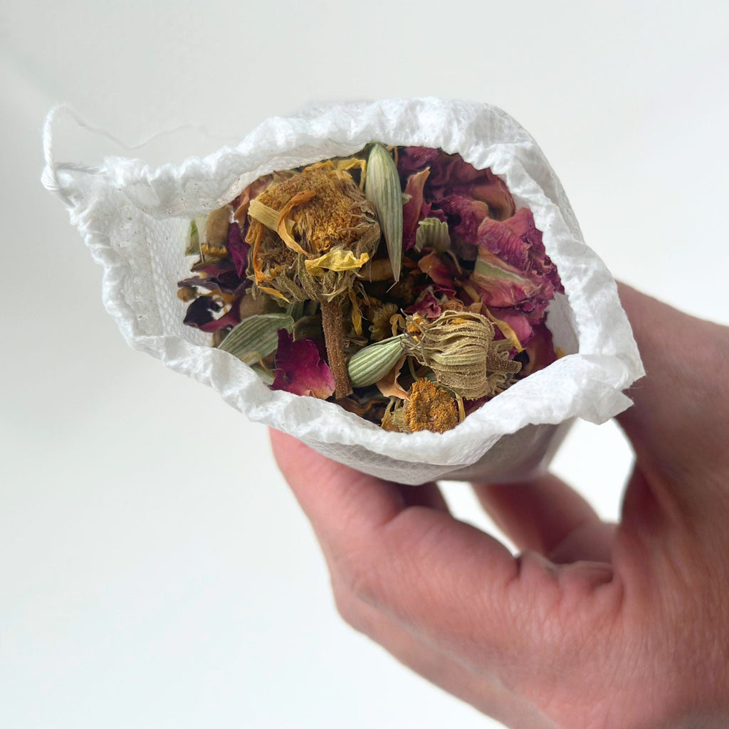 Nourishing Soothing Herbal Bath Tea Single | DC-Slow North
