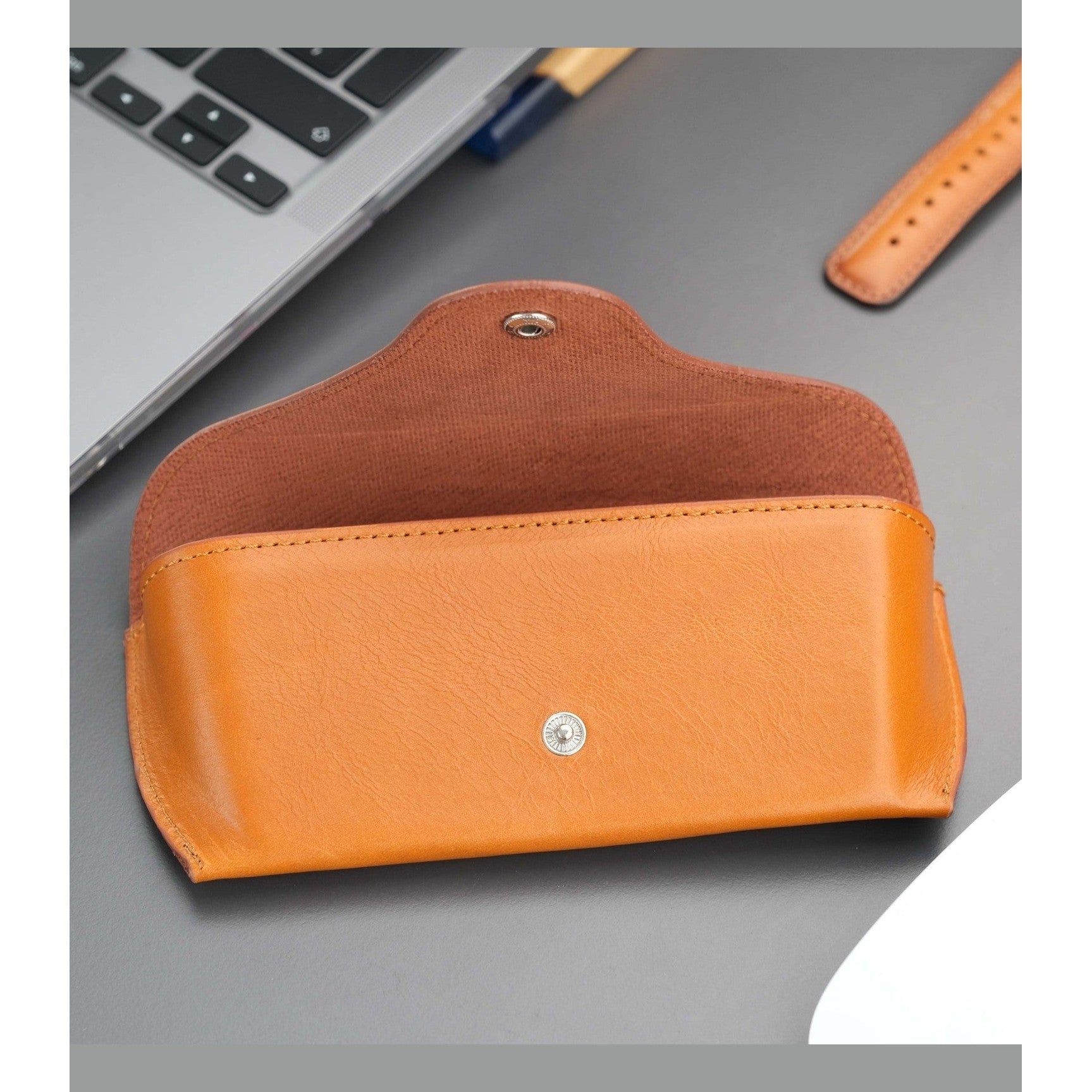 Rochester Full-Grain Leather Eyeglass Case