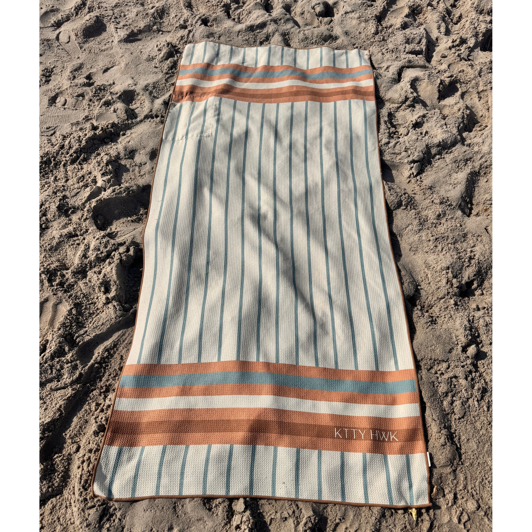 Sandproof Waffle Beach Towel Deluxe Elite | KTTYHWK