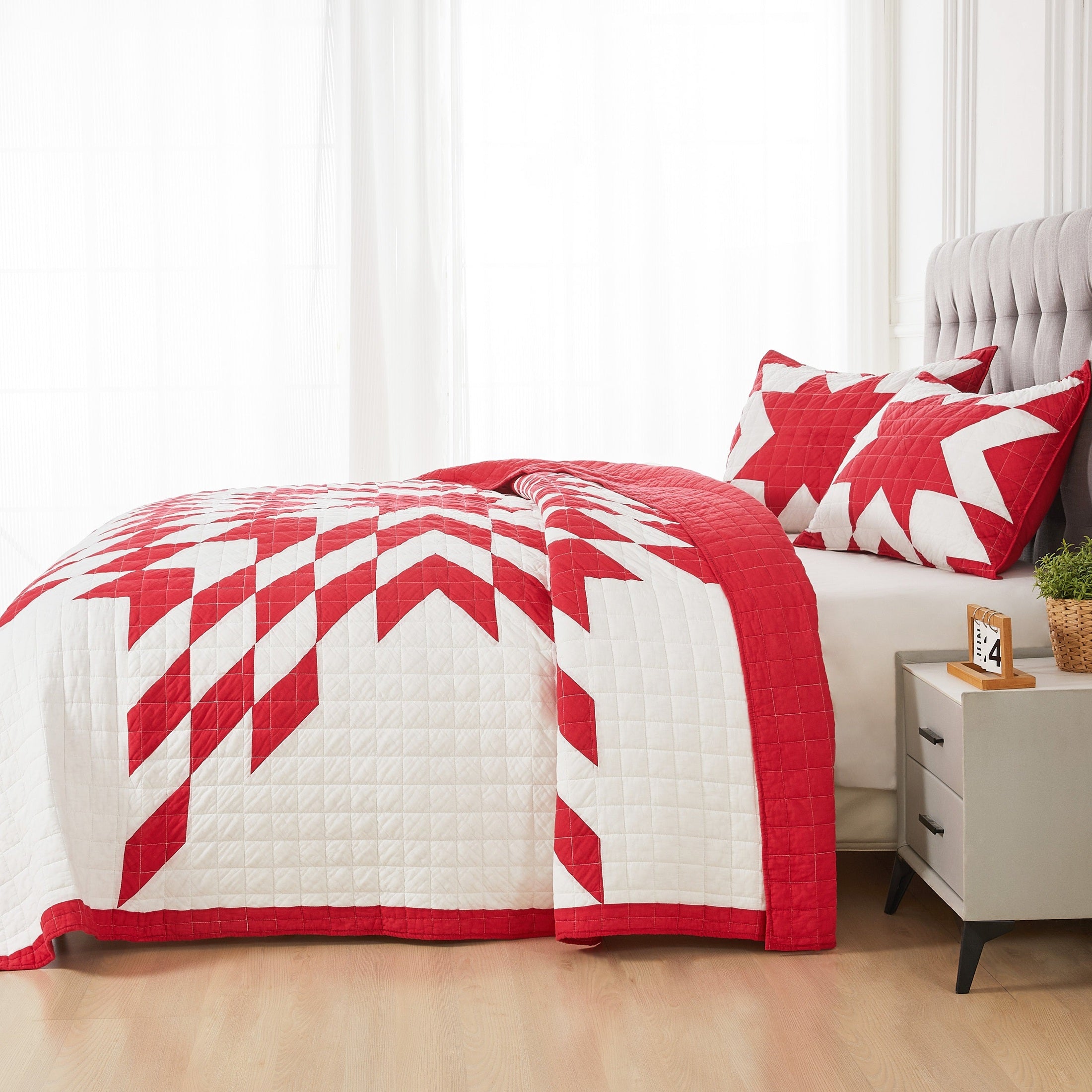 Star Patch Patchwork Cotton Quilt Set by Mélange Home