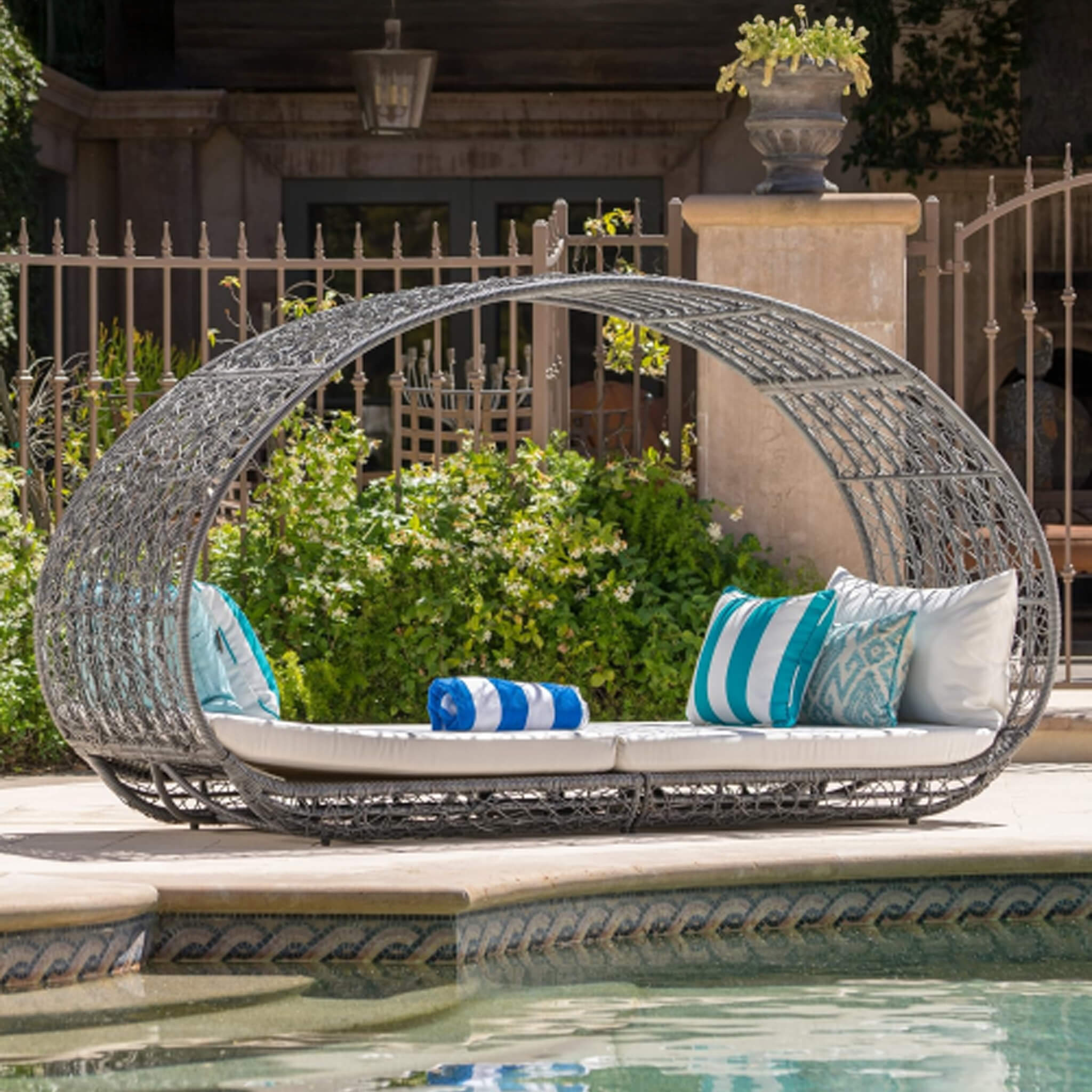 Weatherproof Aluminum Framed Wicker Daybed Luxurious | Saksby Wholesale